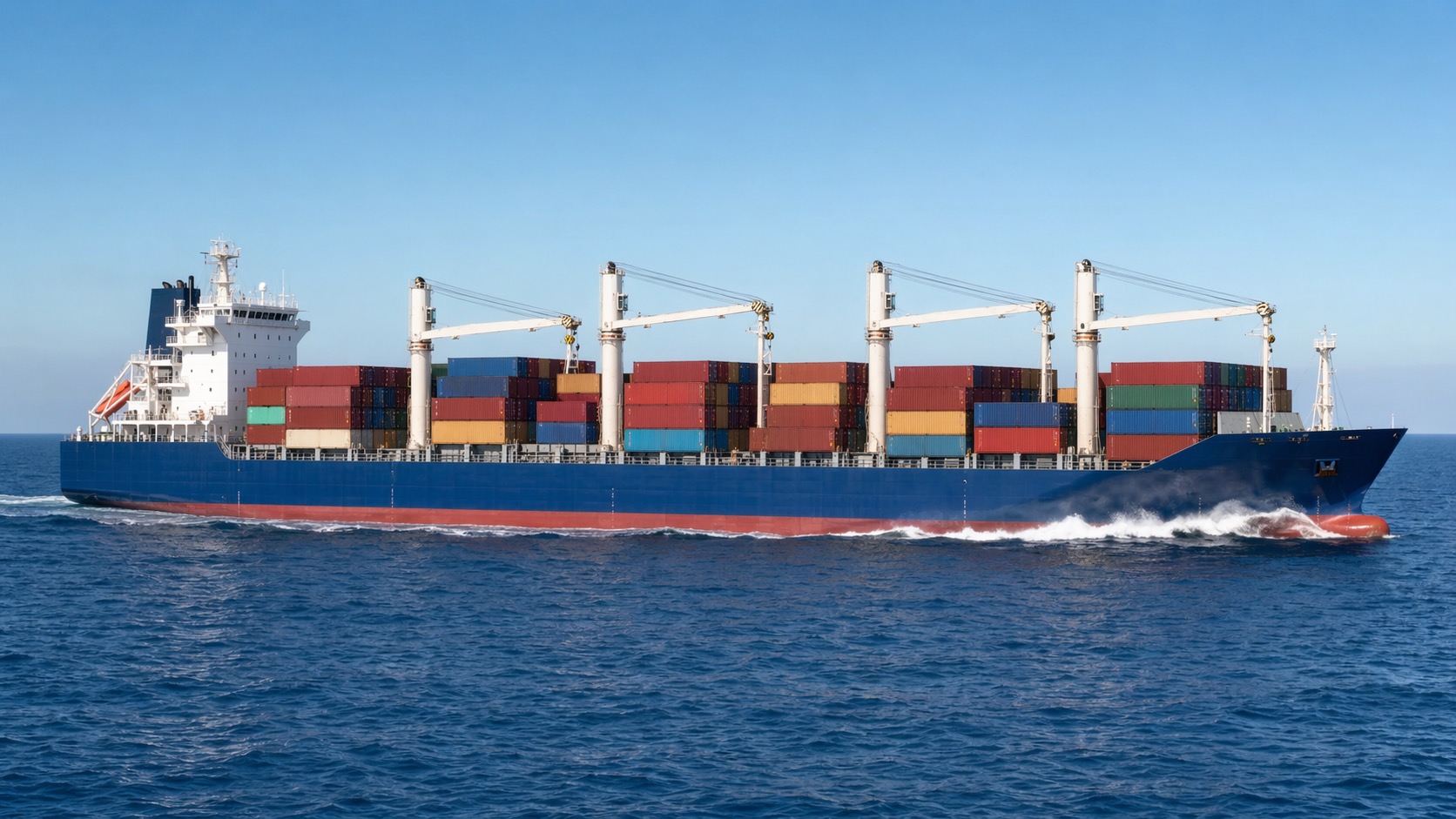 1,900 TEU geared feeder newbuild