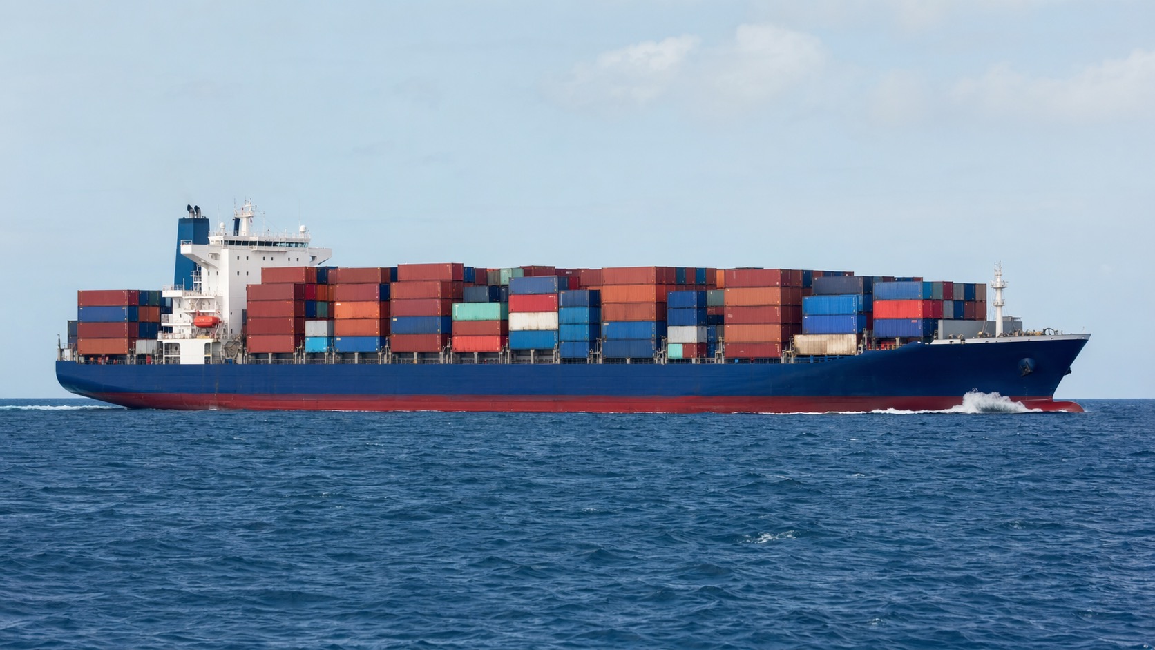 Representative 2,700 TEU SDARI container ship